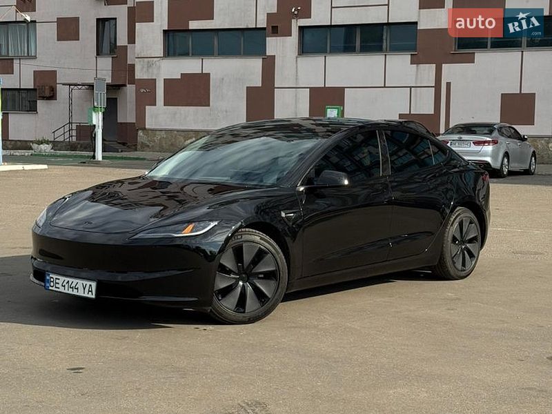 Седан Tesla Model 3 2025 в Николаеве