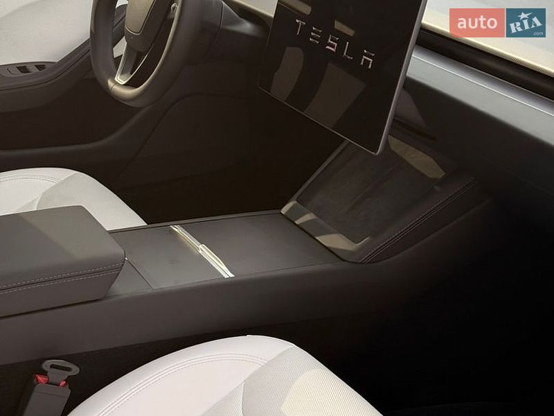 Седан Tesla Model 3 2025 в Николаеве