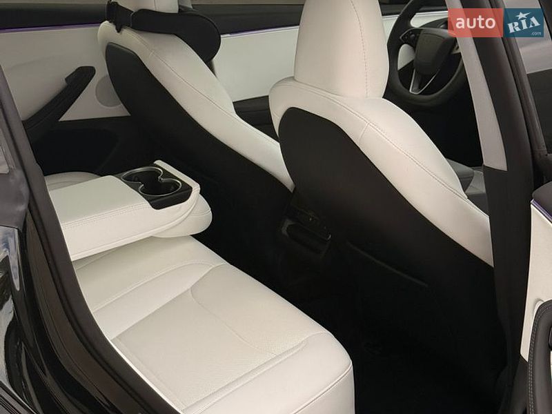 Седан Tesla Model 3 2025 в Николаеве