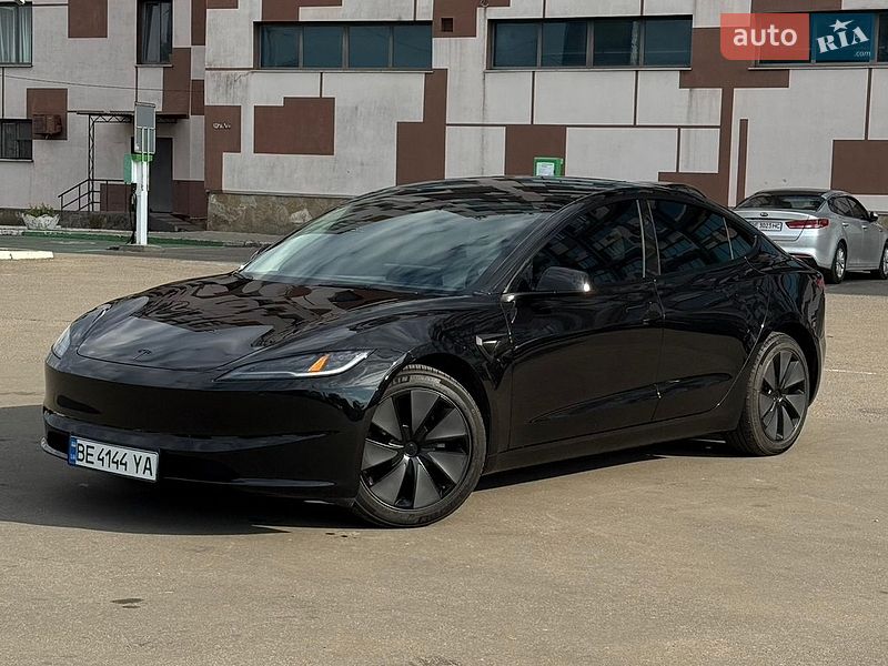Седан Tesla Model 3 2025 в Николаеве