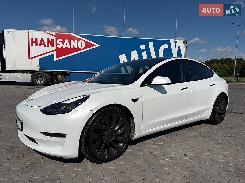 Седан Tesla Model 3 2021 в Луцке