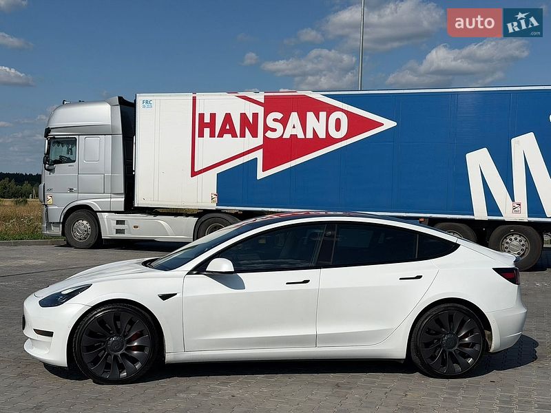Седан Tesla Model 3 2021 в Луцьку