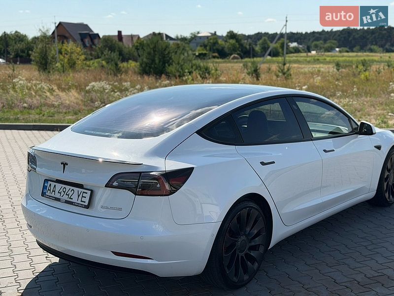 Седан Tesla Model 3 2021 в Луцке