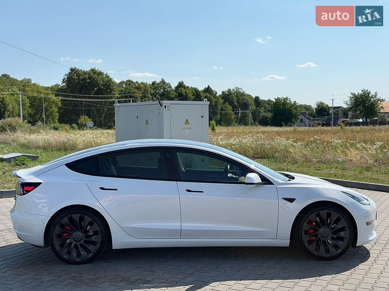 Седан Tesla Model 3 2021 в Луцке