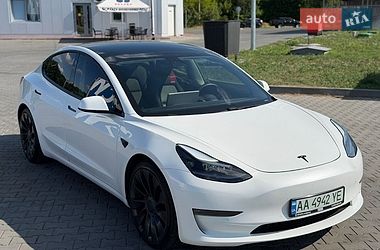 Седан Tesla Model 3 2021 в Луцке