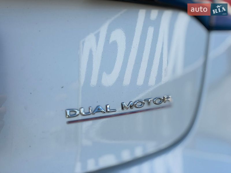 Седан Tesla Model 3 2021 в Луцке
