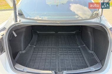 Седан Tesla Model 3 2021 в Луцке