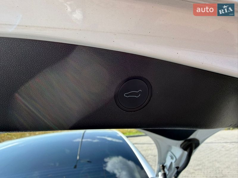 Седан Tesla Model 3 2021 в Луцьку