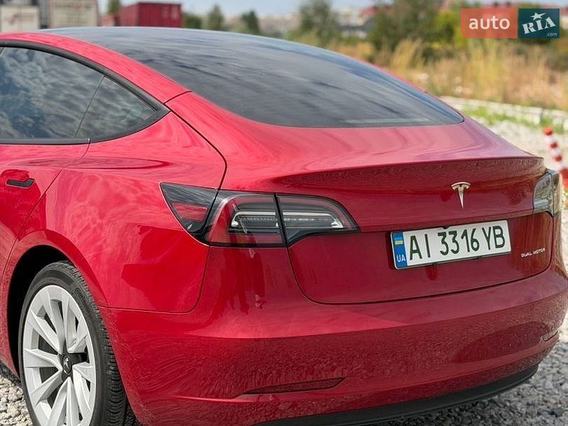Седан Tesla Model 3 2022 в Києві