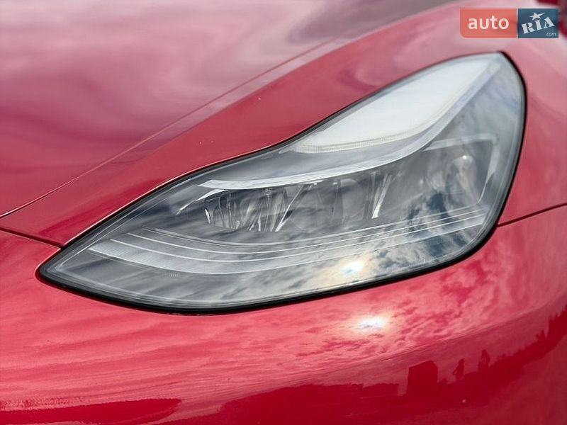 Седан Tesla Model 3 2022 в Києві