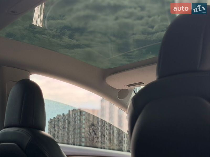 Седан Tesla Model 3 2022 в Києві