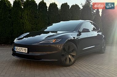 Седан Tesla Model 3 2024 в Днепре