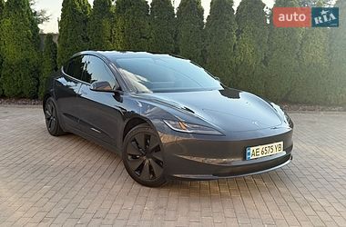 Седан Tesla Model 3 2024 в Днепре