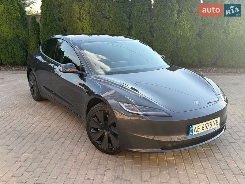 Седан Tesla Model 3 2024 в Днепре