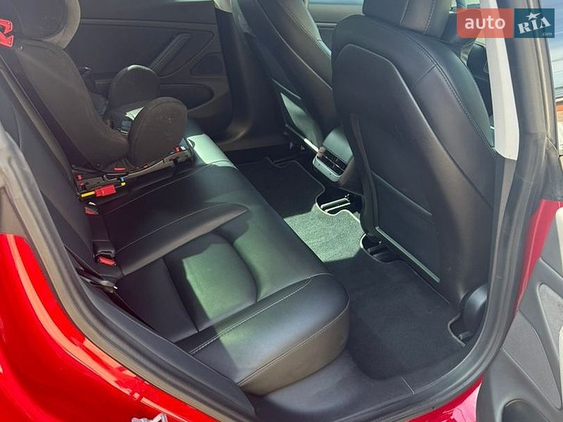 Седан Tesla Model 3 2020 в Дніпрі