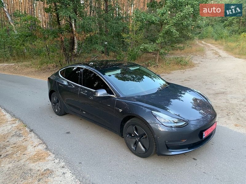 Седан Tesla Model 3 2019 в Києві