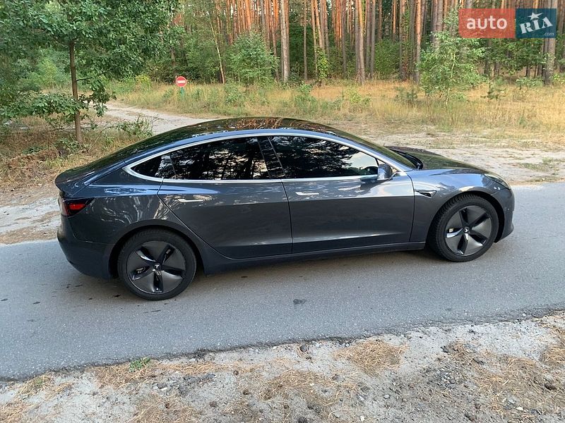 Седан Tesla Model 3 2019 в Києві