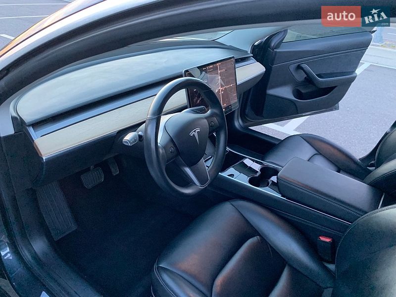 Седан Tesla Model 3 2019 в Києві