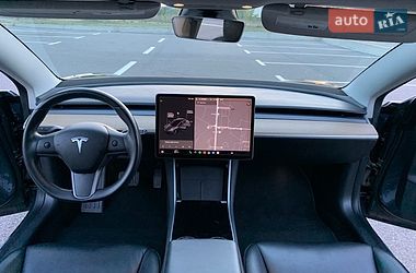 Седан Tesla Model 3 2019 в Києві