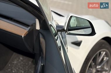 Седан Tesla Model 3 2022 в Киеве