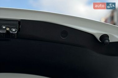Седан Tesla Model 3 2022 в Киеве