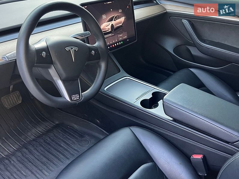 Седан Tesla Model 3 2022 в Тернополе