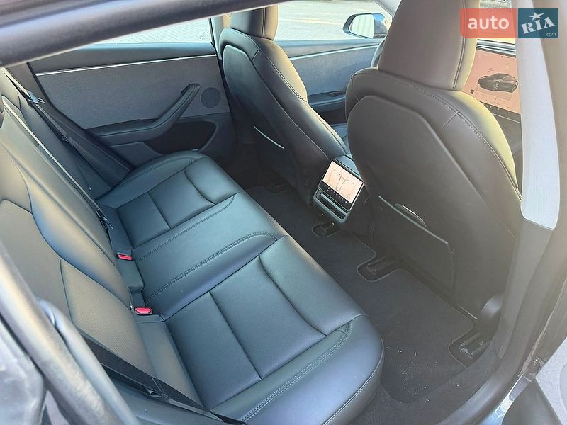 Седан Tesla Model 3 2024 в Одесі