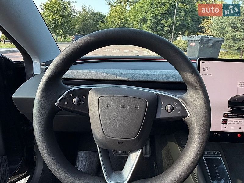 Седан Tesla Model 3 2025 в Калуше