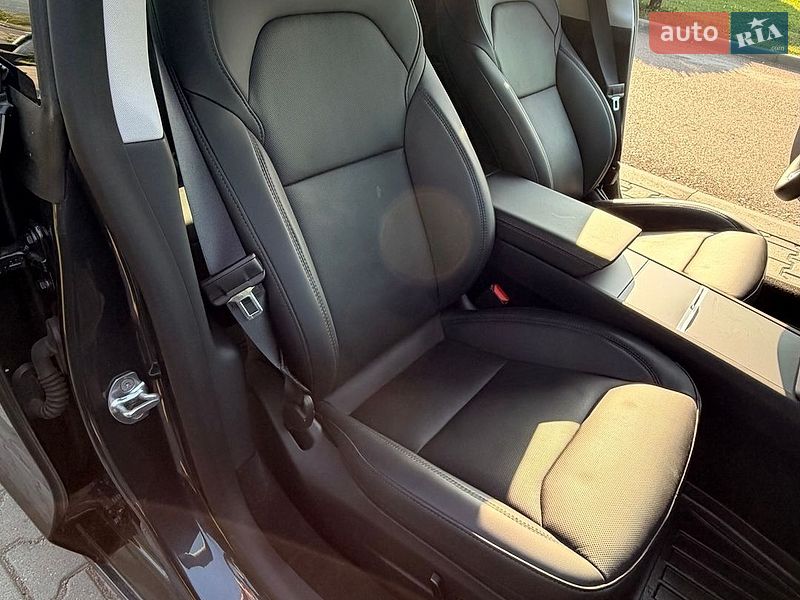 Седан Tesla Model 3 2025 в Калуше