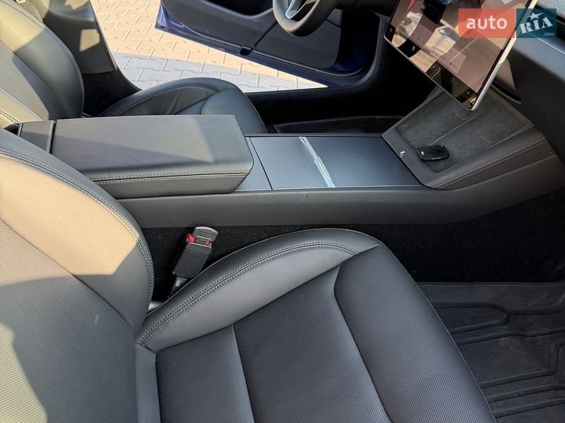 Седан Tesla Model 3 2024 в Києві фото 15 Седан Tesla Model 3 2024 в Києві