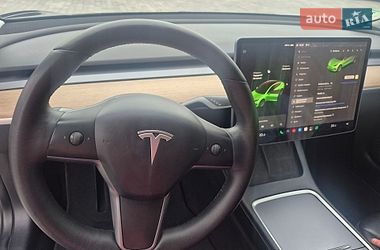 Седан Tesla Model 3 2019 в Львові
