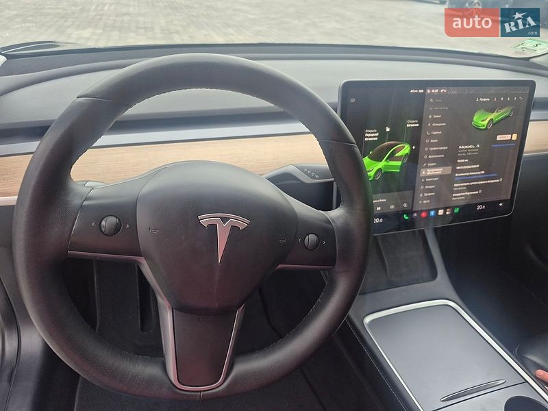 Седан Tesla Model 3 2019 в Львові