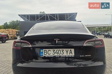 Седан Tesla Model 3 2019 в Львові