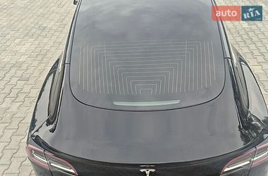 Седан Tesla Model 3 2019 в Львові