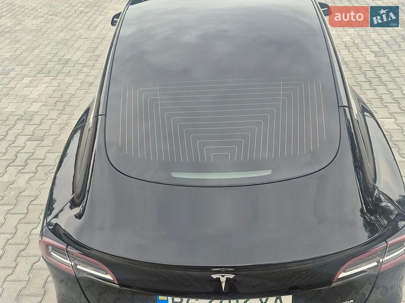 Седан Tesla Model 3 2019 в Львові
