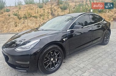 Седан Tesla Model 3 2019 в Львові