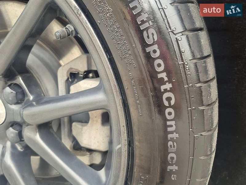 Седан Tesla Model 3 2019 в Львові