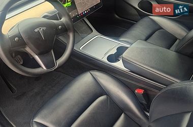 Седан Tesla Model 3 2019 в Львові