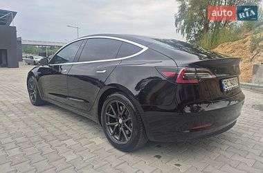 Седан Tesla Model 3 2019 в Львові