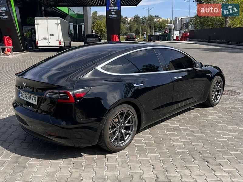 Седан Tesla Model 3 2019 в Днепре