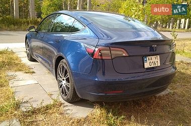 Седан Tesla Model 3 2021 в Києві