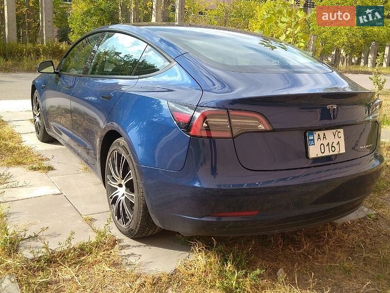 Седан Tesla Model 3 2021 в Києві