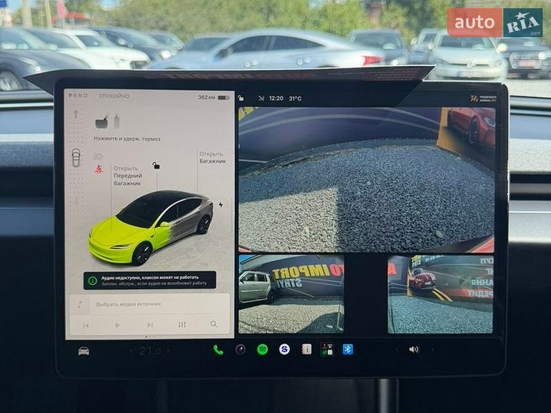 Седан Tesla Model 3 2025 в Стрию
