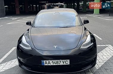 Седан Tesla Model 3 2022 в Львове