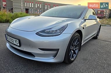 Седан Tesla Model 3 2018 в Дніпрі