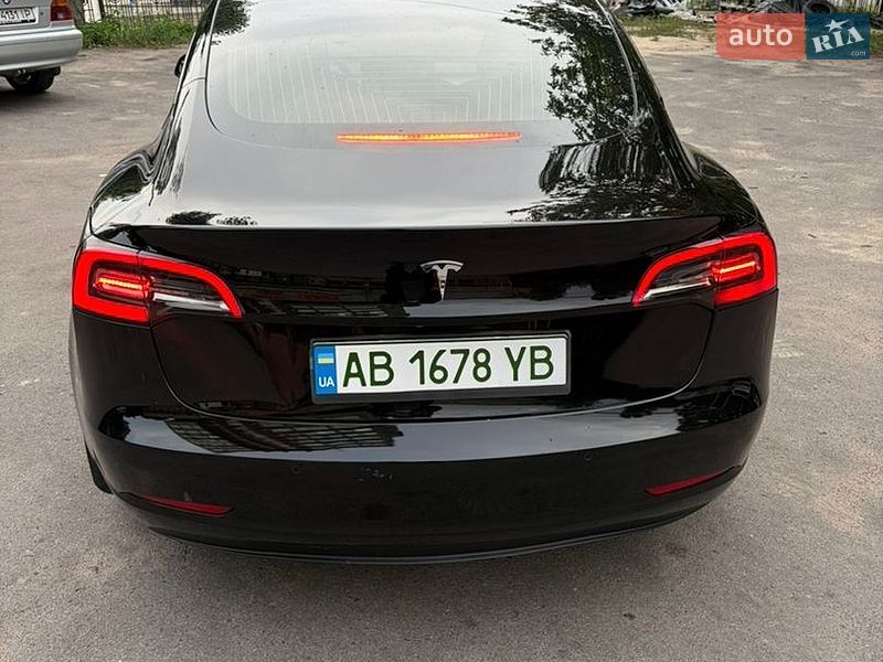 Седан Tesla Model 3 2019 в Виннице