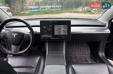 Седан Tesla Model 3 2019 в Виннице