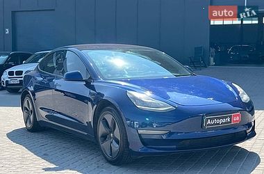 Седан Tesla Model 3 2019 в Львове
