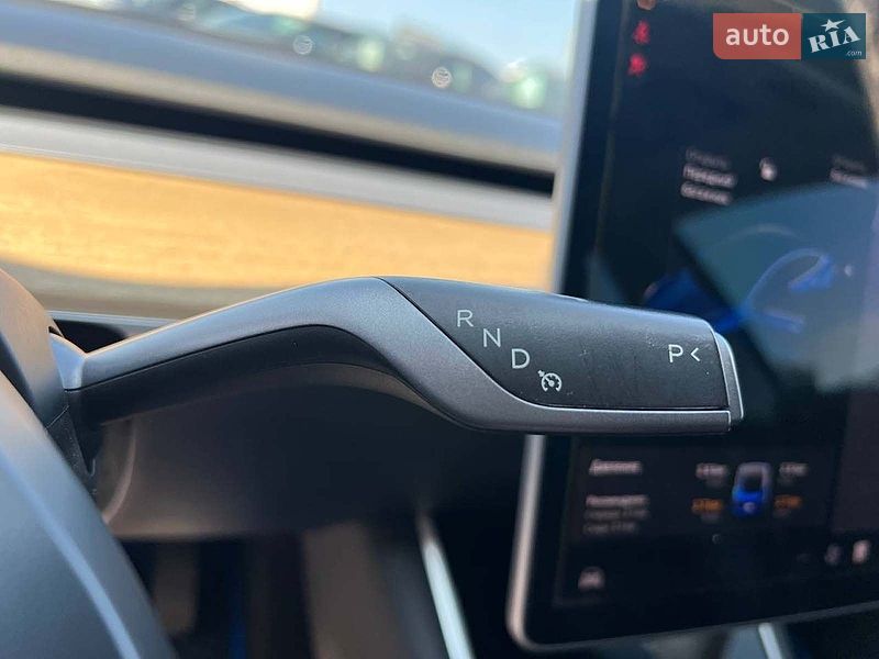 Седан Tesla Model 3 2019 в Львове