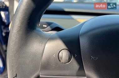 Седан Tesla Model 3 2019 в Львове